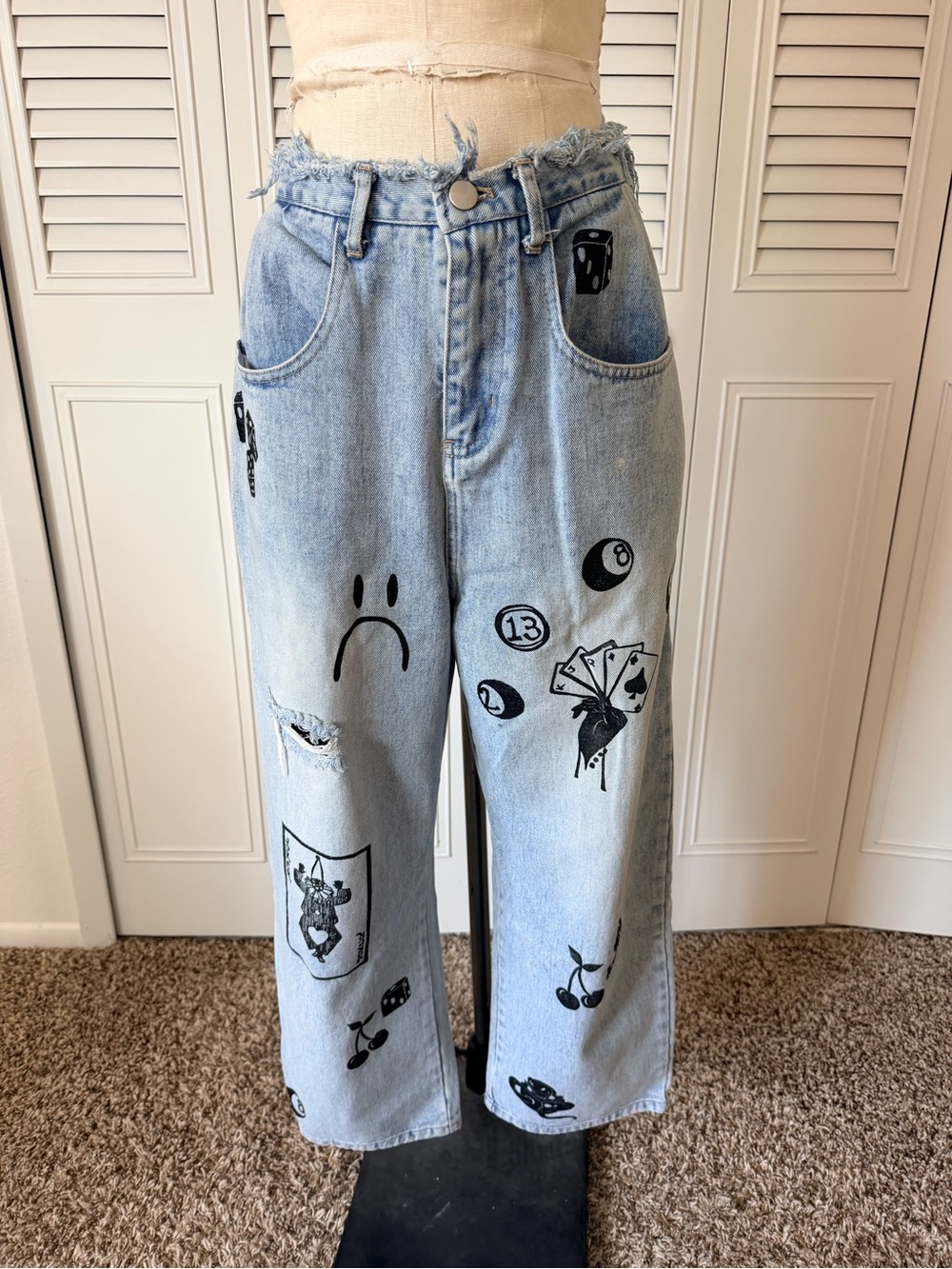 Light Wash High-Waist Baggy Jean with Graphic Prints